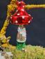 Preview: Fliegenpilz mit Weihnachtsmann am Zwicker Christbaumschmuck