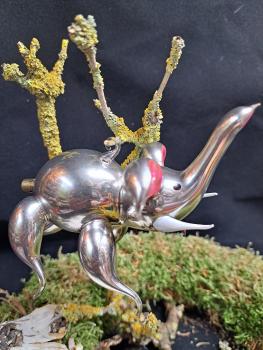 Elefant mit großen Ohren Tiere
