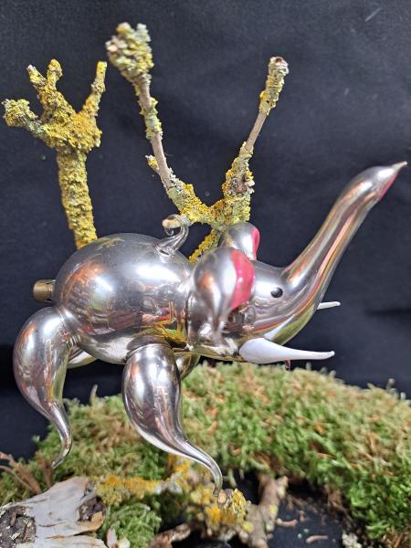 Elefant mit großen Ohren Tiere
